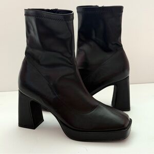 Pink Lily Black Women's Ankle Boots